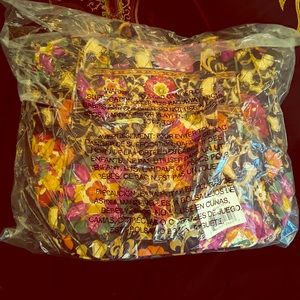 Beautiful NWT Vera Bradley tote
